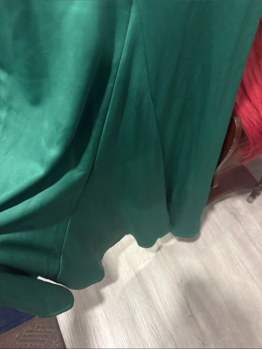 N/A sleek emerald